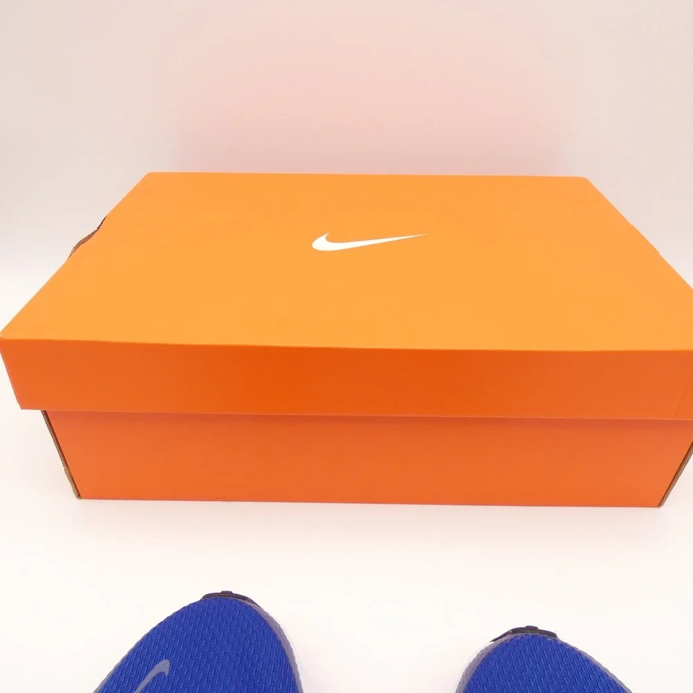 Nike revolution running